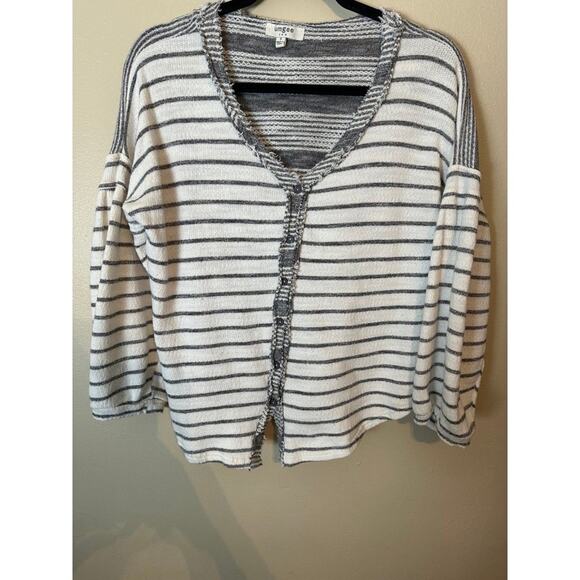Umgee Striped Long Sleeve V-Neck Button Front Light Weight Top Scoop Hem Small - Picture 2 of 5